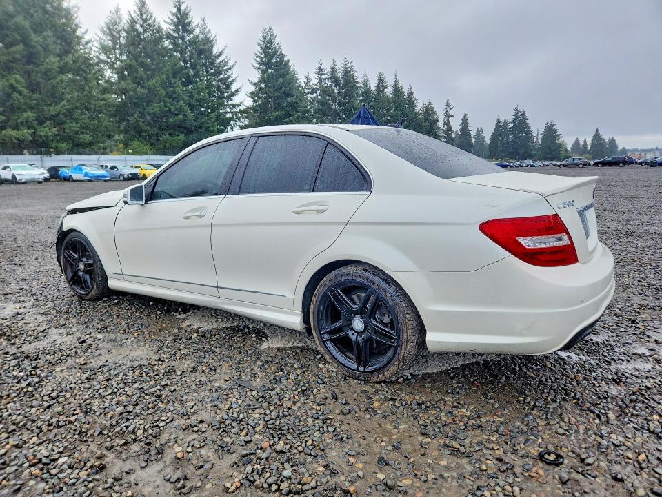 Продажа на аукционе авто 2013 Mercedes-benz C, vin: WDDGF8AB9DA800507, номер лота: 69763546