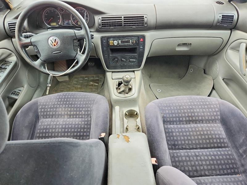 2001 Volkswagen Passat მანქანა იყიდება აუქციონზე, vin: WVWPD63B01P102412, აუქციონის ნომერი: 69624896