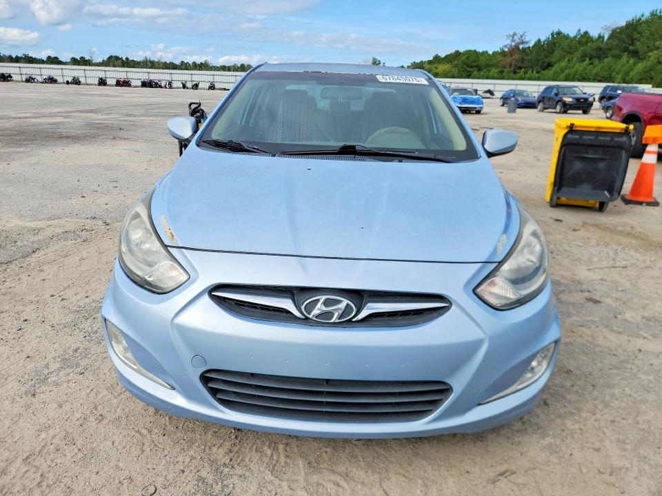 2013 Hyundai Accent მანქანა იყიდება აუქციონზე, vin: KMHCU4AE0DU475905, აუქციონის ნომერი: 67845076