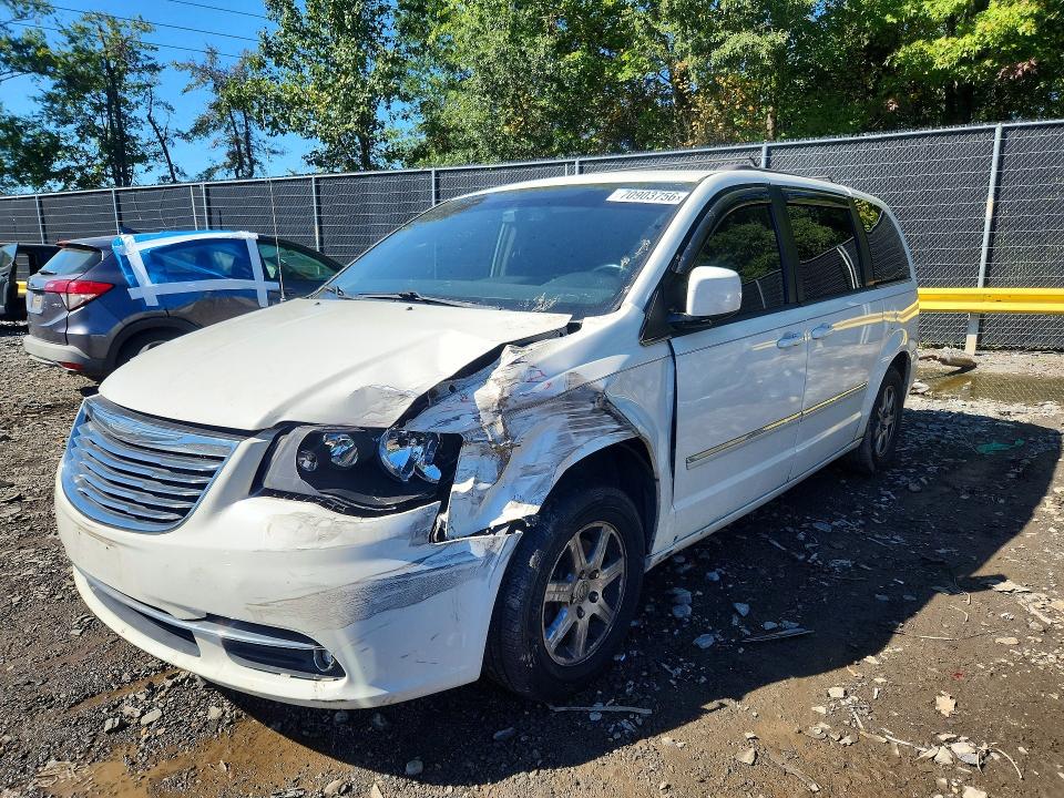 Auction sale of the 2011 Chrysler Town & Country, vin: 2A4RR5DGXBR745889, lot number: 70903756