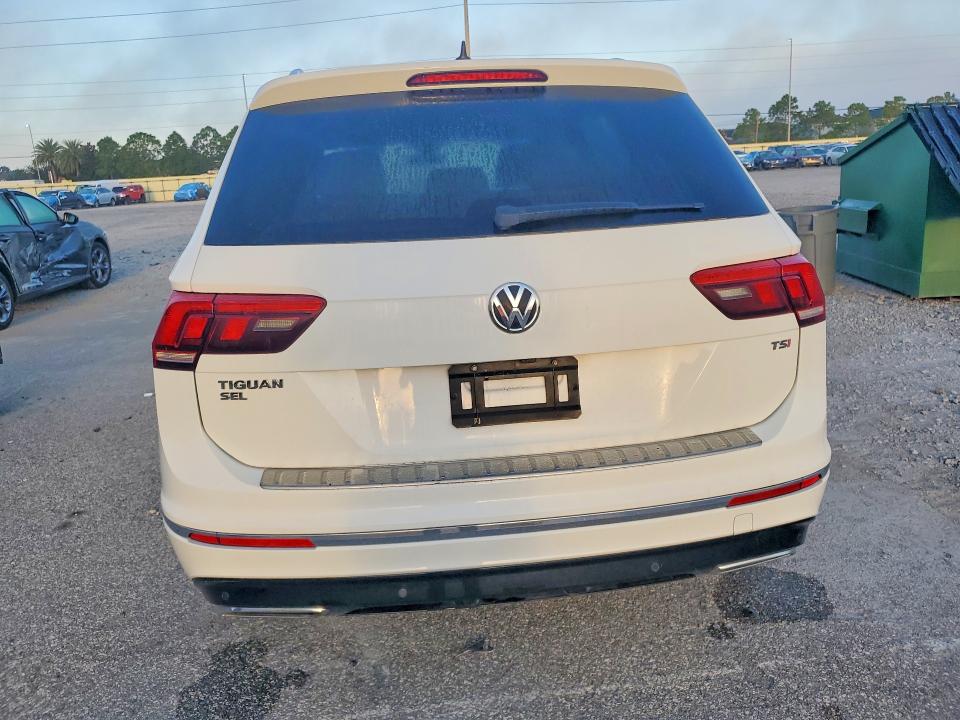 Продажа на аукционе авто 2018 Volkswagen Tiguan, vin: 3VV5B7AX2JM197435, номер лота: 69784106