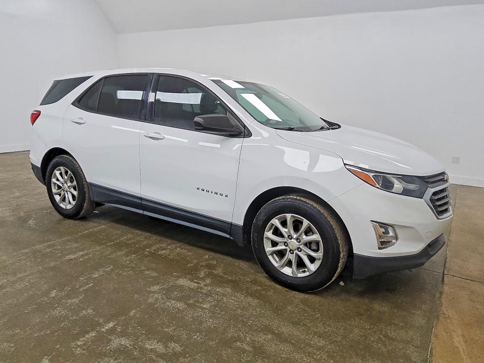 Продаж на аукціоні авто 2018 Chevrolet Equinox, vin: 2GNAXHEVXJ6271134, номер лоту: 68846876