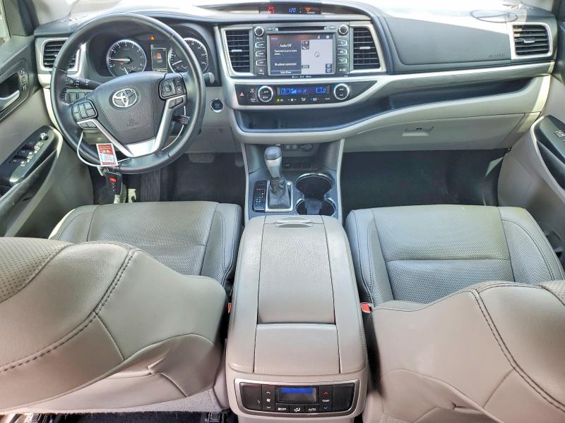 2017 Toyota Highlander მანქანა იყიდება აუქციონზე, vin: 5TDYZRFH1HS228110, აუქციონის ნომერი: 70261506
