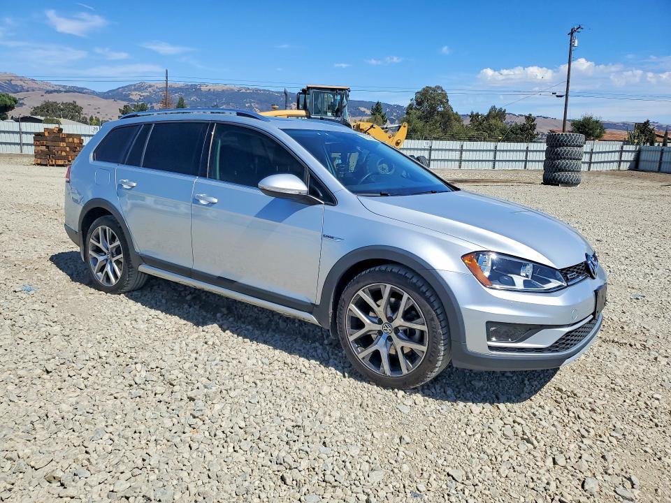 Продажа на аукционе авто 2017 Volkswagen Golf Alltrack, vin: 3VWH17AU4HM524199, номер лота: 68050946