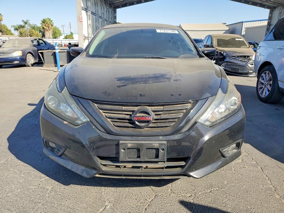 2017 Nissan Altima მანქანა იყიდება აუქციონზე, vin: 1N4AL3AP1HC268225, აუქციონის ნომერი: 71231186