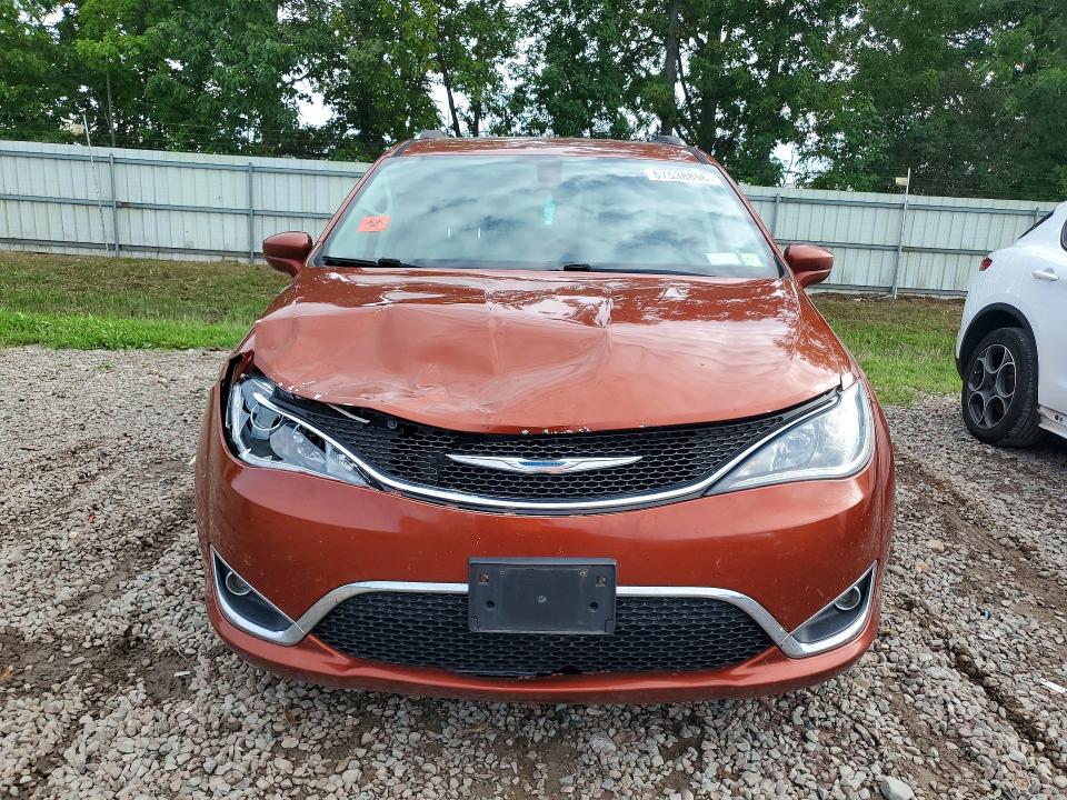 67538896 :رقم المزاد ، 2C4RC1EG4JR204706 vin ، 2018 Chrysler Pacifica مزاد بيع
