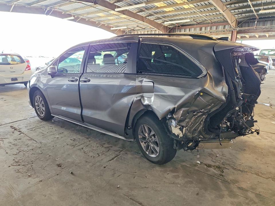 66834726 :رقم المزاد ، 5TDKRKECXTS296627 vin ، 2026 Toyota Sienna مزاد بيع
