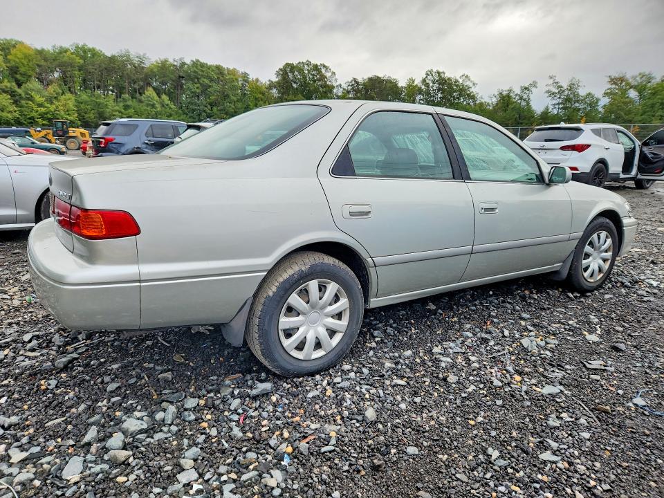 2001 Toyota Camry მანქანა იყიდება აუქციონზე, vin: JT2BG28K110543096, აუქციონის ნომერი: 70505356