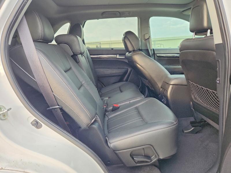 68648146 :رقم المزاد ، 5XYKW4A7XFG646241 vin ، 2015 Kia Sorento مزاد بيع