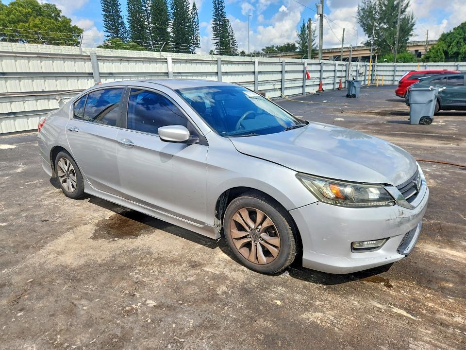 69719926 :رقم المزاد ، 1HGCR2F32FA102341 vin ، 2015 Honda Accord مزاد بيع