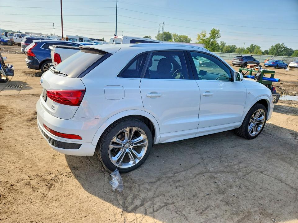 67150646 :رقم المزاد ، WA1JCCFS4JR032494 vin ، 2018 Audi Q3 مزاد بيع