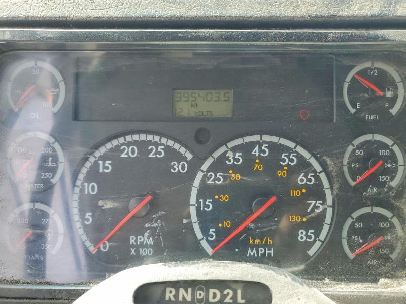 69927606 :رقم المزاد ، 1FVABPBV41HJ37014 vin ، 2001 Frht - Freightliner Chassis مزاد بيع