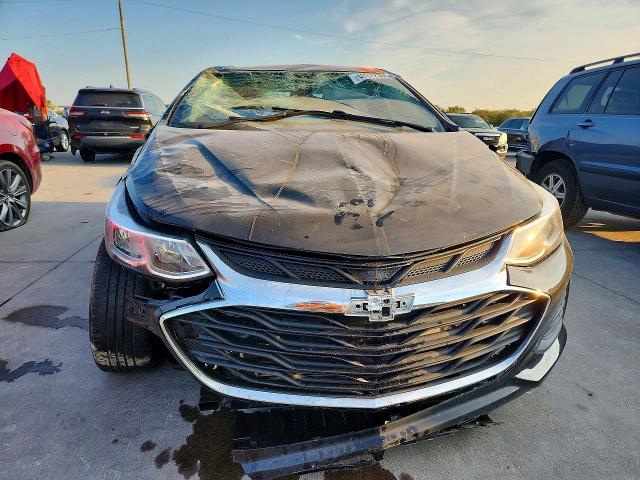 69372366 :رقم المزاد ، 1G1BC5SM6K7151490 vin ، 2019 Chevrolet Cruze مزاد بيع