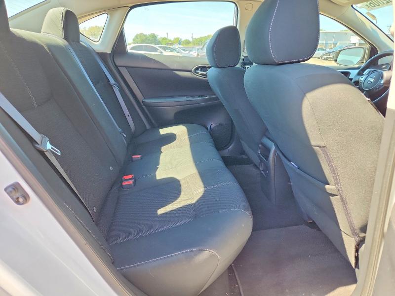 67332006 :رقم المزاد ، 3N1AB7AP7JY305900 vin ، 2018 Nissan Sentra مزاد بيع