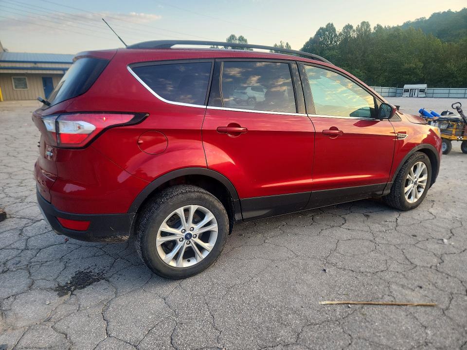 67859596 :رقم المزاد ، 1FMCU9GD0JUC01448 vin ، 2018 Ford Escape مزاد بيع