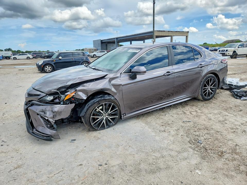 2024 Toyota Camry მანქანა იყიდება აუქციონზე, vin: 4T1T11AK4RU902152, აუქციონის ნომერი: 67833566