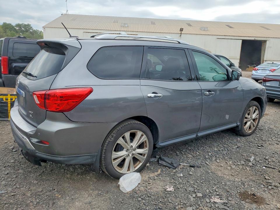 69389666 :رقم المزاد ، 5N1DR2MM3JC678768 vin ، 2018 Nissan Pathfinder مزاد بيع