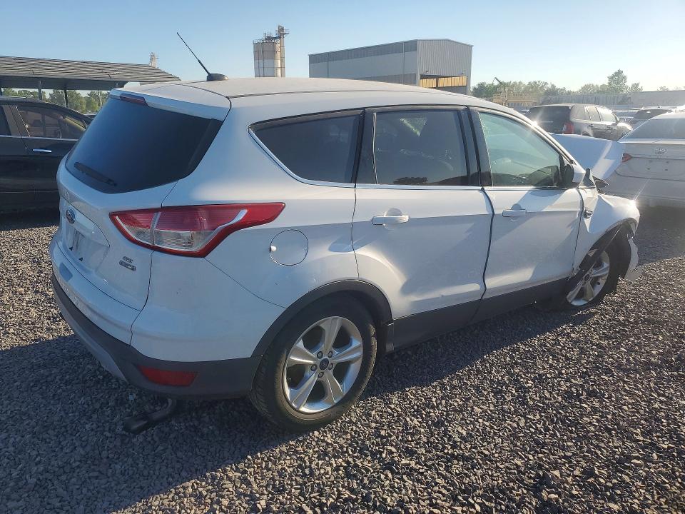2015 Ford Escape მანქანა იყიდება აუქციონზე, vin: 1FMCU9GX7FUA93637, აუქციონის ნომერი: 67479046