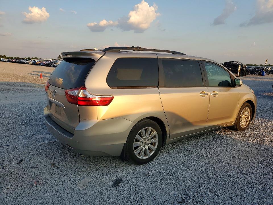 69948486 :رقم المزاد ، 5TDYZ3DC5HS785851 vin ، 2017 Toyota Sienna مزاد بيع