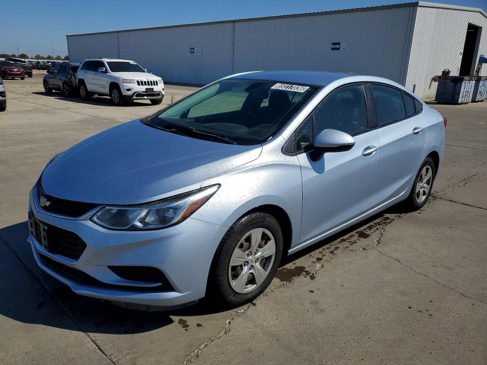69317036 :رقم المزاد ، 1G1BC5SM0J7102199 vin ، 2018 Chevrolet Cruze مزاد بيع