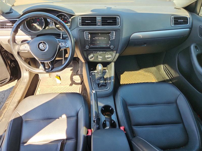 67702616 :رقم المزاد ، 3VWDB7AJ1JM261905 vin ، 2018 Volkswagen Jetta مزاد بيع
