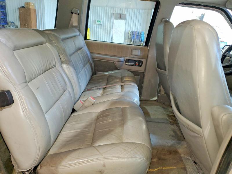 68942326 :رقم المزاد ، 1GKEC16KXRJ733468 vin ، 1994 Gmc Suburban مزاد بيع