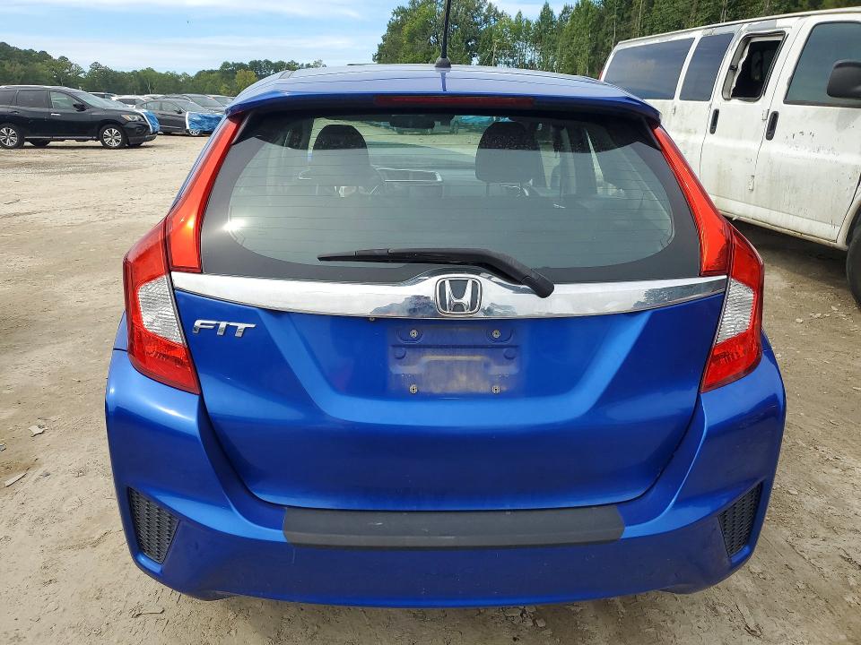 68247046 :رقم المزاد ، 3HGGK5H87FM731290 vin ، 2015 Honda Fit مزاد بيع