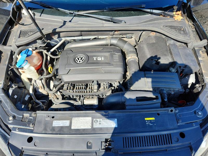 68645636 :رقم المزاد ، 1VWBT7A3XFC122838 vin ، 2015 Volkswagen Passat مزاد بيع