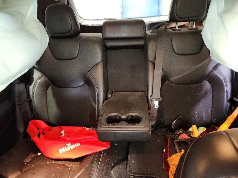 70159946 :رقم المزاد ، 1C4PJLLB7KD318705 vin ، 2019 Jeep Cherokee مزاد بيع