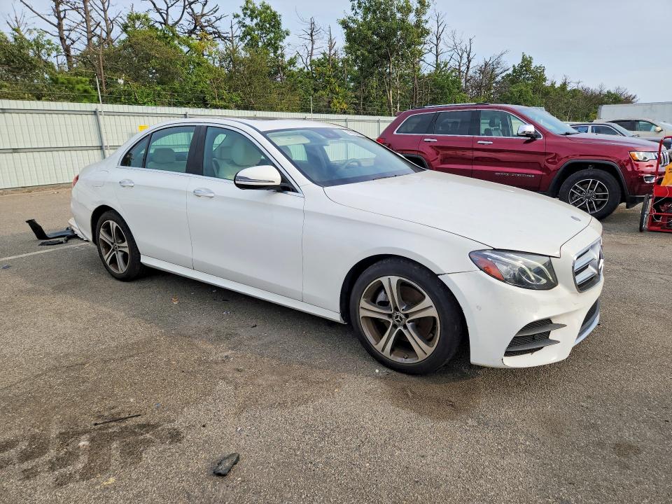 69632566 :رقم المزاد ، WDDZF4JB4JA436865 vin ، 2018 Mercedes-benz E مزاد بيع