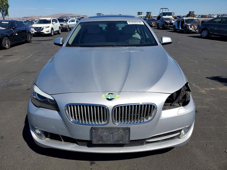 2011 Bmw 550 მანქანა იყიდება აუქციონზე, vin: WBAFR9C55BC599715, აუქციონის ნომერი: 67932216