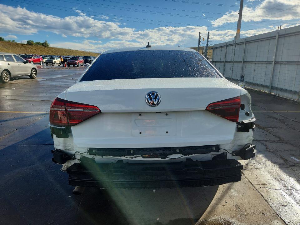 67500166 :رقم المزاد ، 1VWLA7A32KC012662 vin ، 2019 Volkswagen Passat مزاد بيع