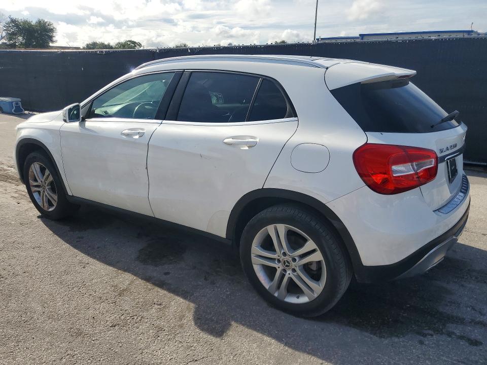 68133946 :رقم المزاد ، WDCTG4EB3JJ521469 vin ، 2018 Mercedes-benz Gla مزاد بيع