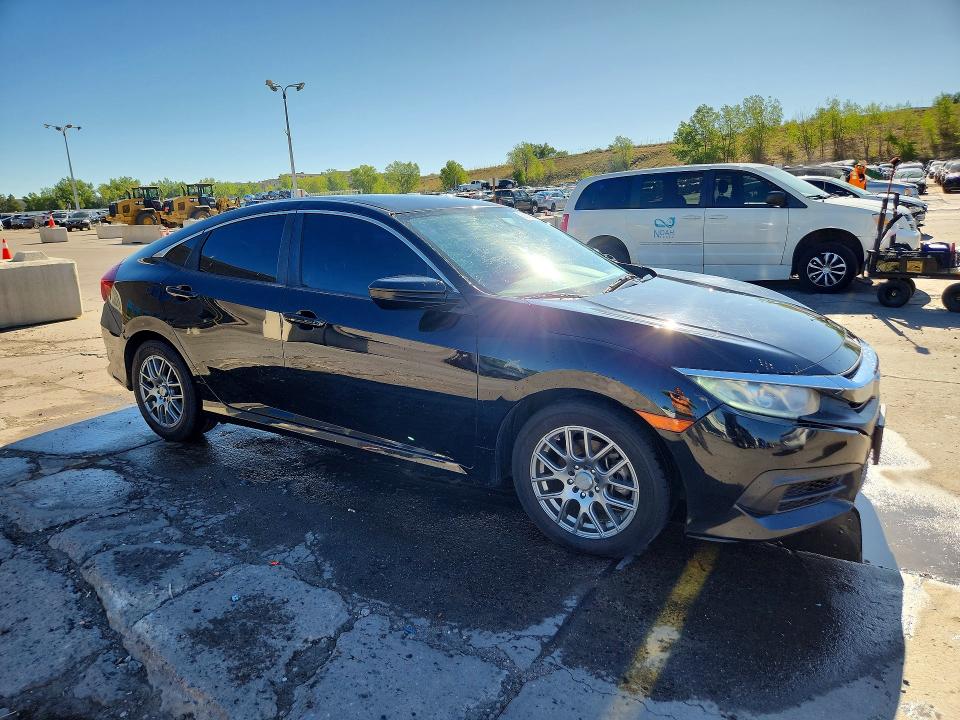 66967746 :رقم المزاد ، 2HGFC2F5XHH549570 vin ، 2017 Honda Civic مزاد بيع