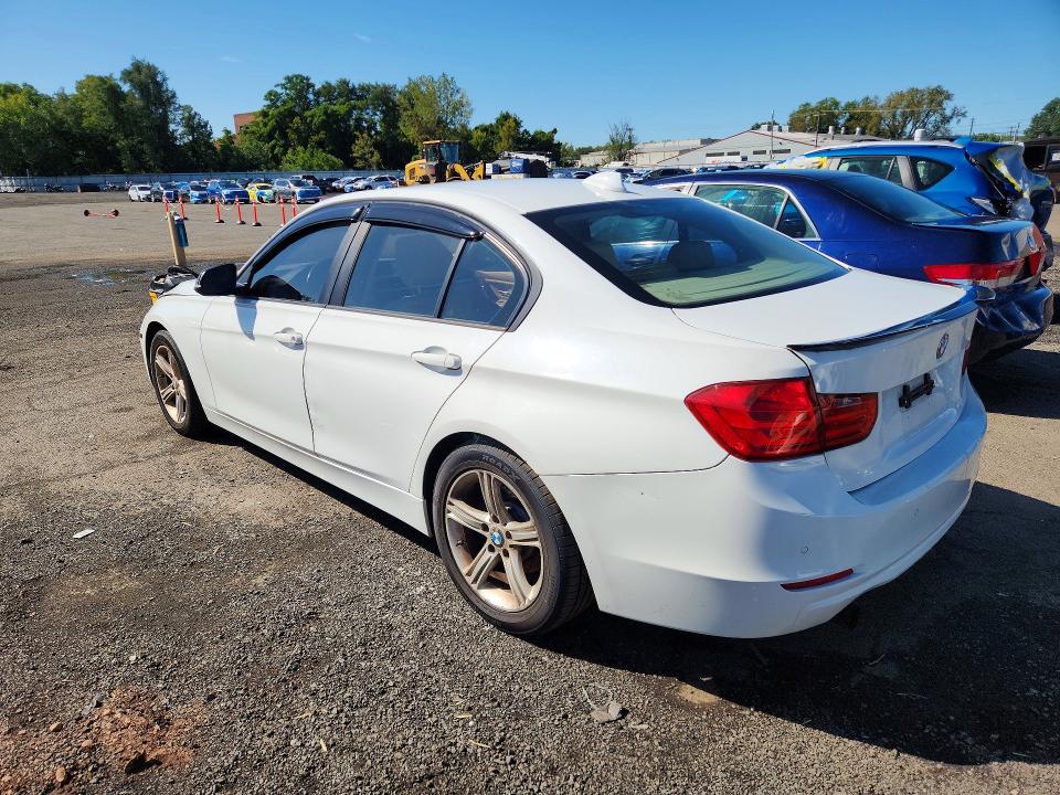 66945836 :رقم المزاد ، WBA3C3G58ENS71970 vin ، 2014 Bmw 320 مزاد بيع