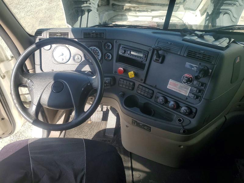 2017 Freightliner Cascadia 125 მანქანა იყიდება აუქციონზე, vin: 3AKJGLDR0HSHF8792, აუქციონის ნომერი: 68933276