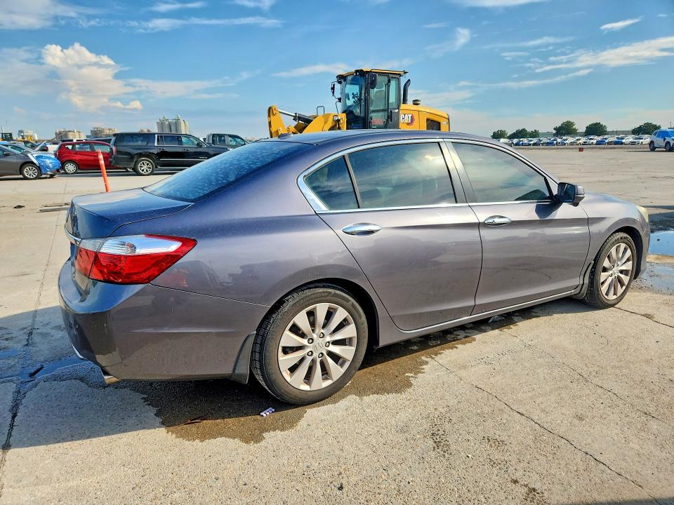 2015 Honda Accord მანქანა იყიდება აუქციონზე, vin: 1HGCR2F88FA071026, აუქციონის ნომერი: 68870666