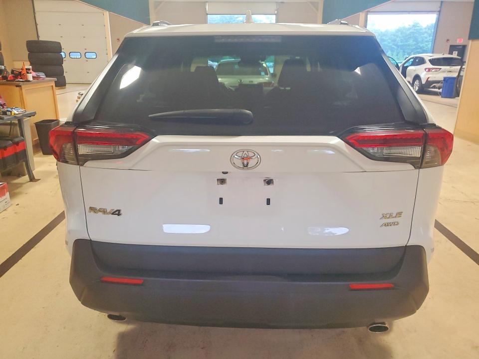 Продажа на аукционе авто 2020 Toyota Rav4, vin: JTMA1RFV3LD525429, номер лота: 67135076