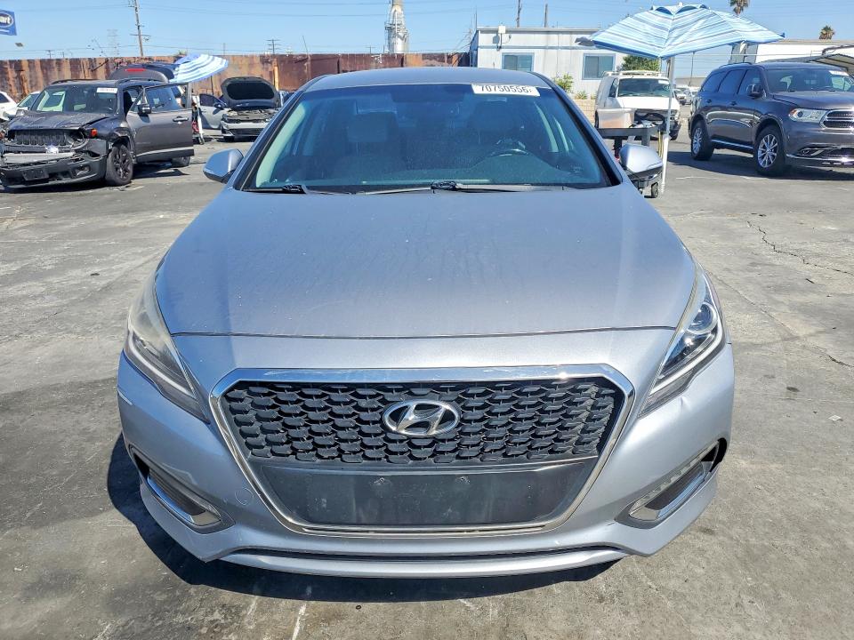 2016 Hyundai Sonata Hybrid მანქანა იყიდება აუქციონზე, vin: KMHE34L10GA009967, აუქციონის ნომერი: 70750556