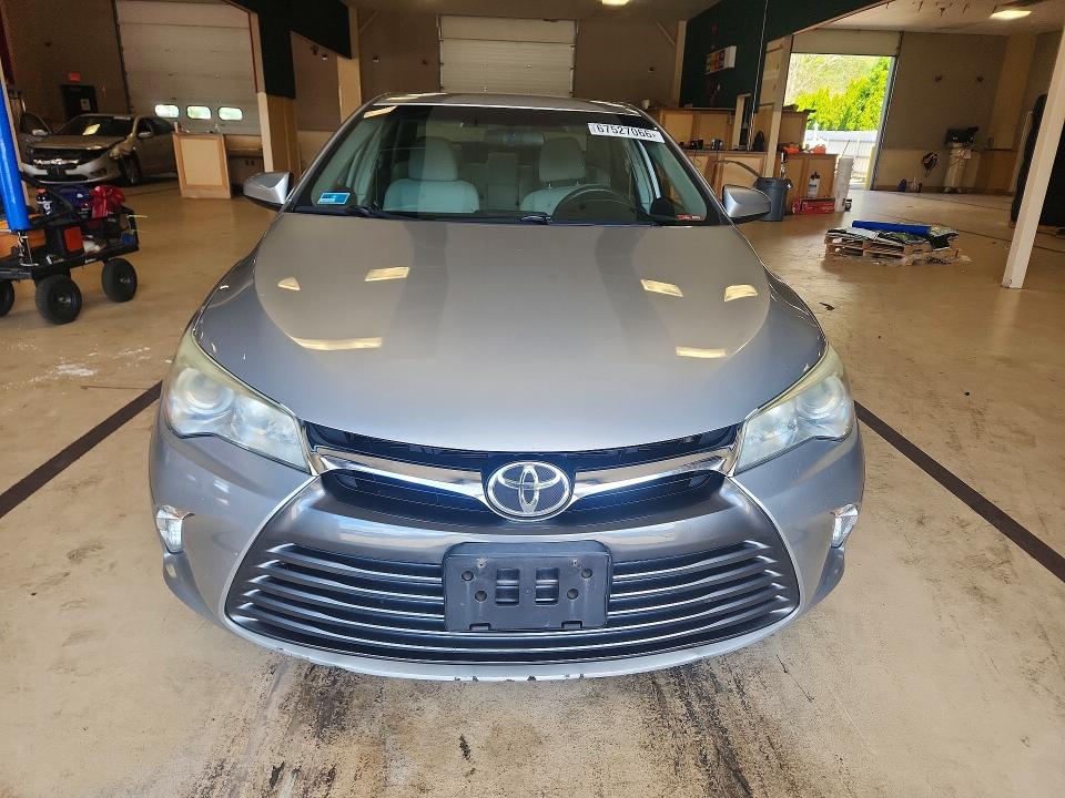 2015 Toyota Camry მანქანა იყიდება აუქციონზე, vin: 4T1BF1FKXFU900097, აუქციონის ნომერი: 67527066