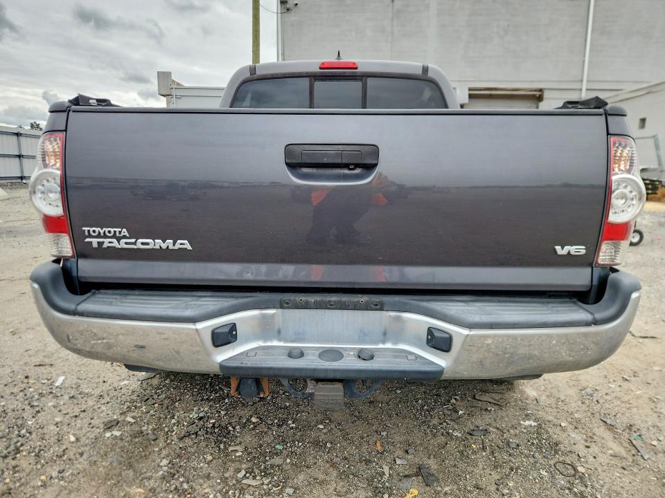 Продажа на аукционе авто 2015 Toyota Tacoma, vin: 3TMLU4EN2FM193691, номер лота: 70538496