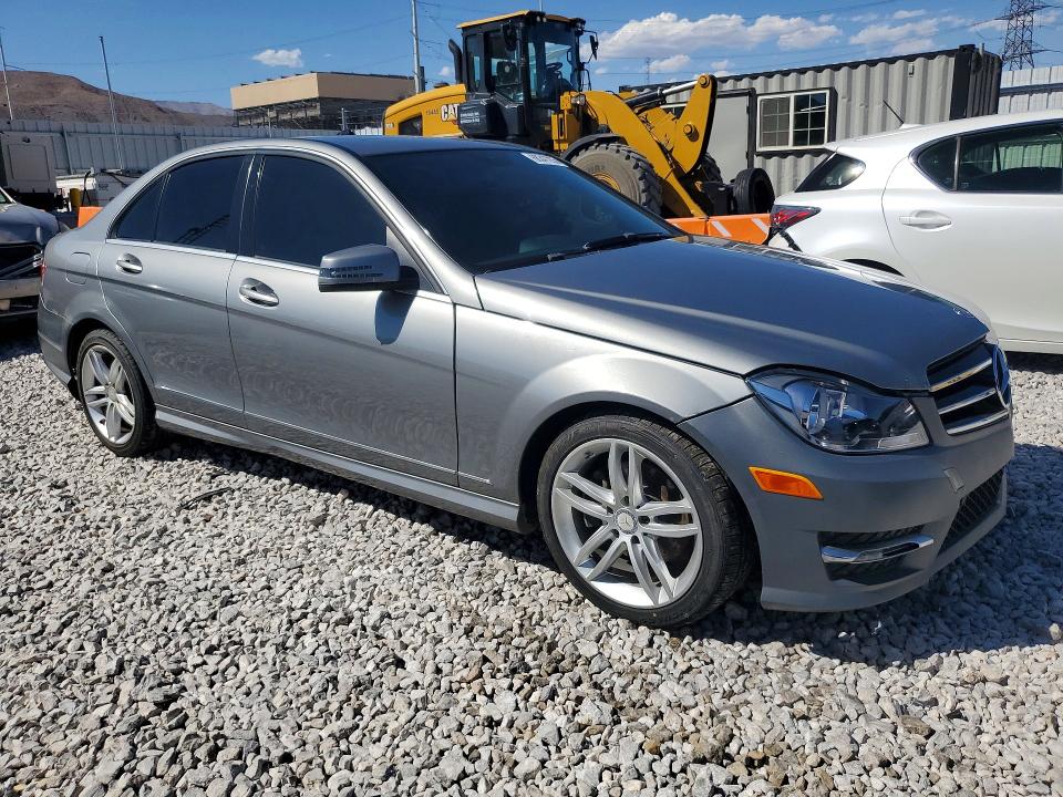 2014 Mercedes-benz C მანქანა იყიდება აუქციონზე, vin: WDDGF4HB0EA968035, აუქციონის ნომერი: 68347266
