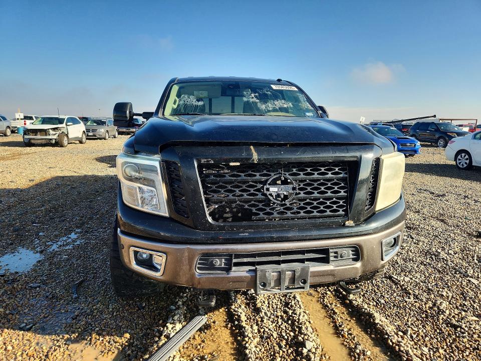 70585096 :رقم المزاد ، 1N6BA1F22GN504399 vin ، 2016 Nissan Titan Xd مزاد بيع