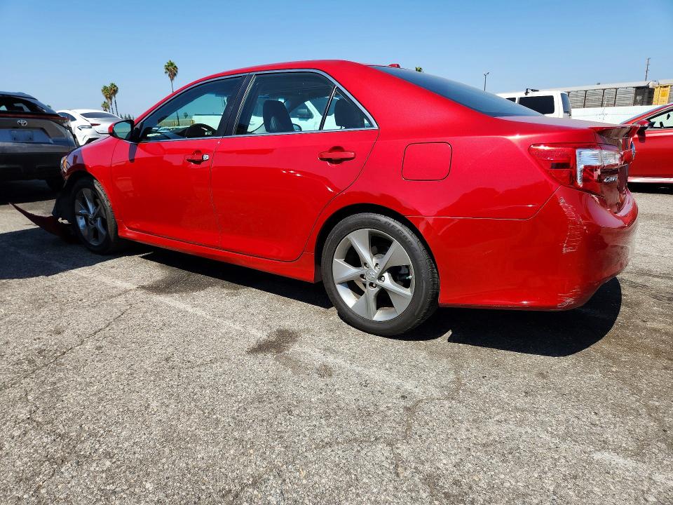 70096356 :رقم المزاد ، 4T1BF1FK7CU624831 vin ، 2012 Toyota Camry مزاد بيع