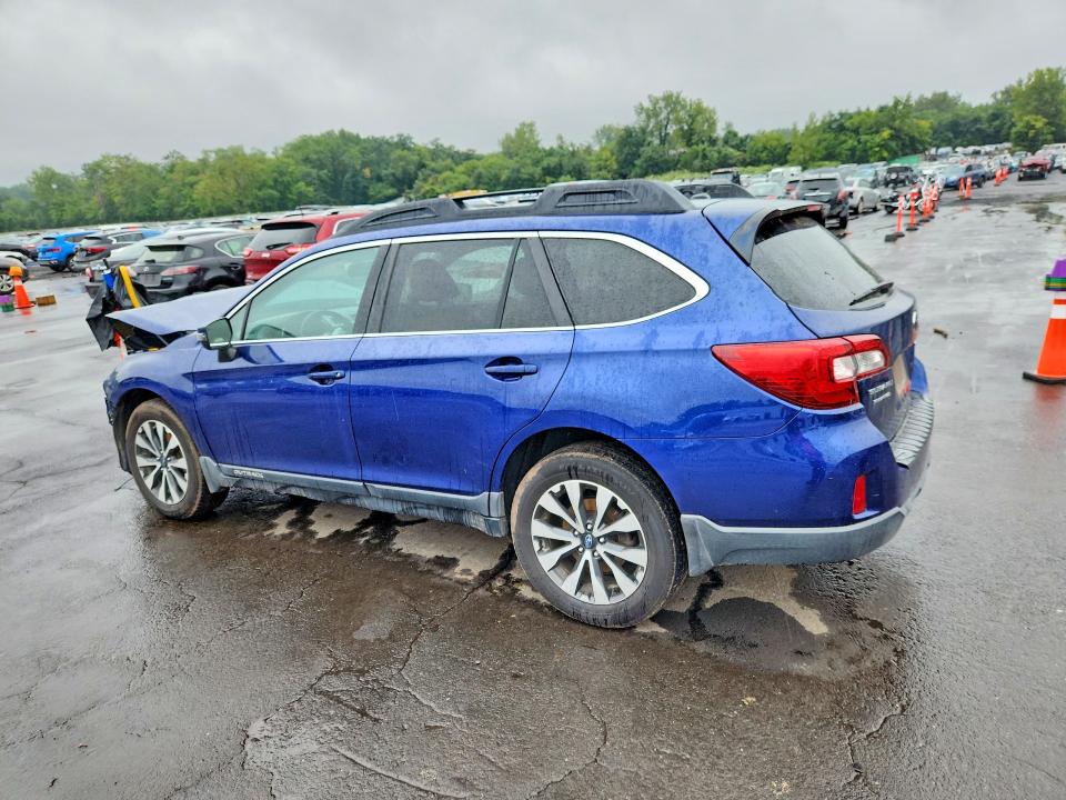67372276 :رقم المزاد ، 4S4BSANC2F3279398 vin ، 2015 Subaru Outback مزاد بيع
