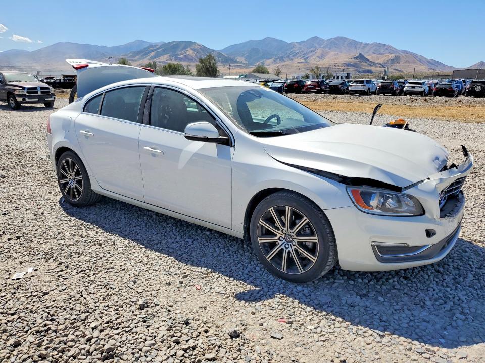 2017 Volvo S60 მანქანა იყიდება აუქციონზე, vin: LYV402TK9HB129878, აუქციონის ნომერი: 67741546