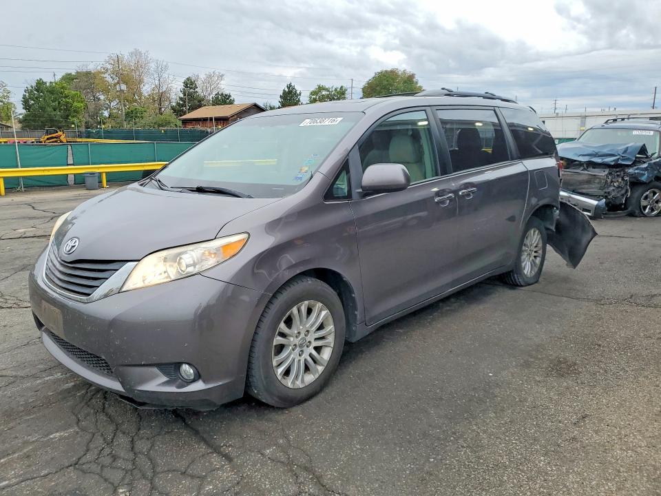 2011 Toyota Sienna მანქანა იყიდება აუქციონზე, vin: 5TDYK3DC3BS081224, აუქციონის ნომერი: 70638716