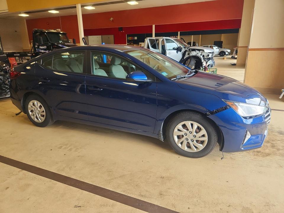 66690716 :رقم المزاد ، 5NPD74LF2KH481668 vin ، 2019 Hyundai Elantra مزاد بيع