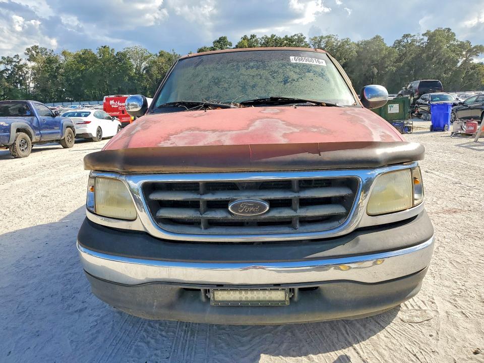 69896016 :رقم المزاد ، 1FTRX17W3YNB02944 vin ، 2000 Ford F150 مزاد بيع