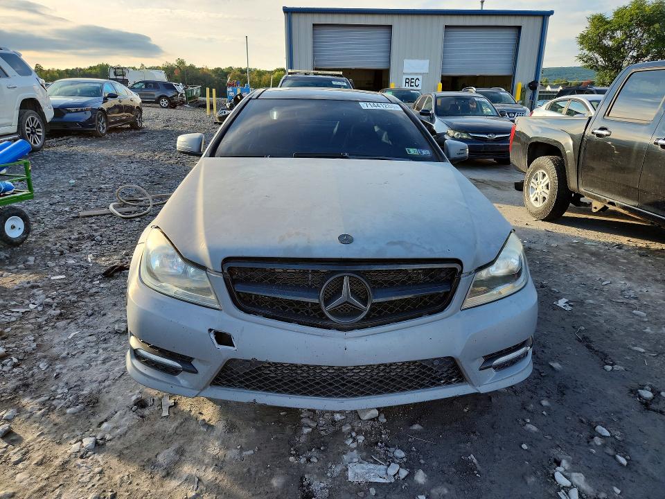 2013 Mercedes-benz C მანქანა იყიდება აუქციონზე, vin: WDDGJ4HB7DF957937, აუქციონის ნომერი: 71441286